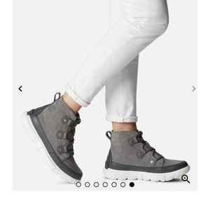 New Sorel Explorer II Joan Short Waterproof Quarry Sea Salt Gray Women’s 7.5